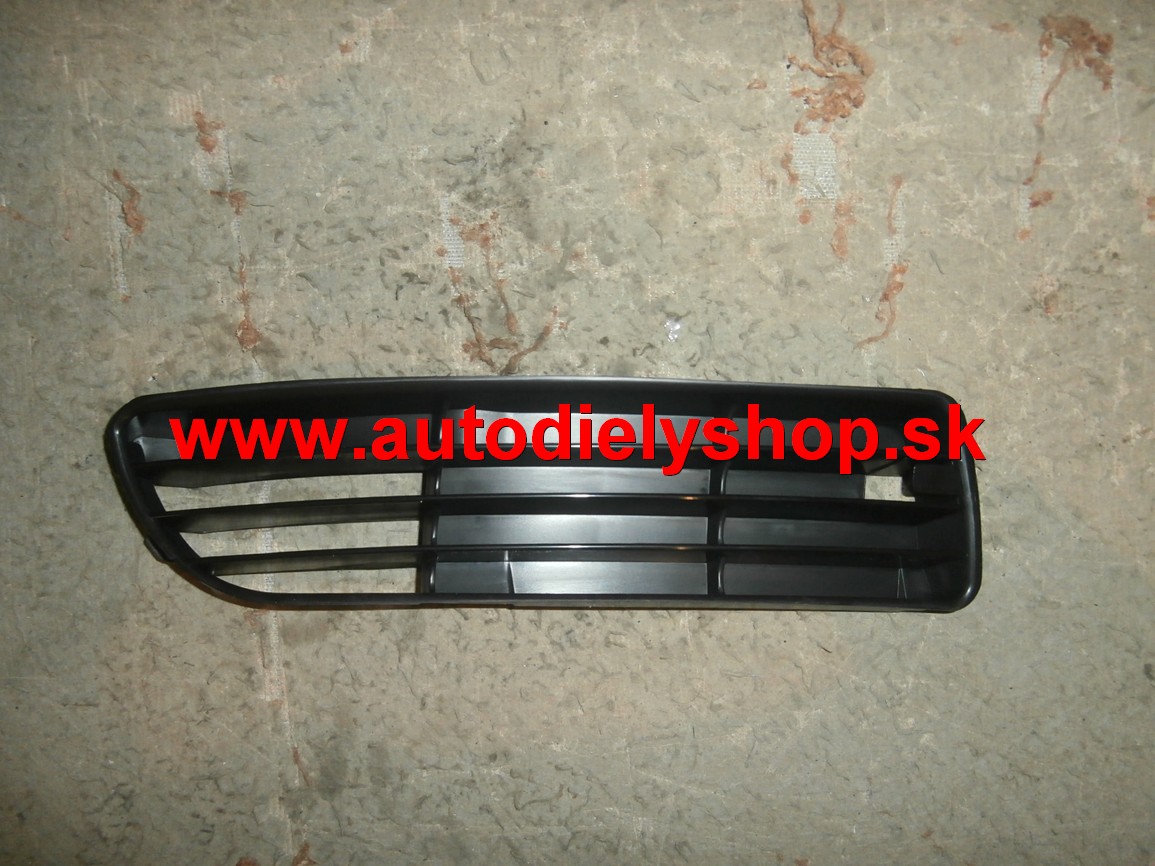   Audi A4 94-2/99 mriežka v prednom nárazníku Pravá