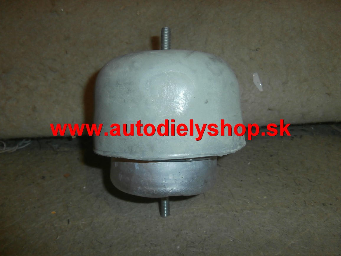 Audi A4 3/99-9/01 silenblok motora predný Pravý /hydroložisko/