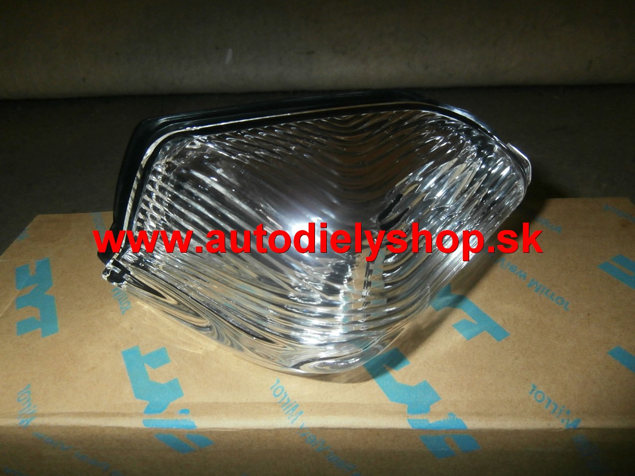 VW CRAFTER 4/2006-smerovka v zrkadle ľavá