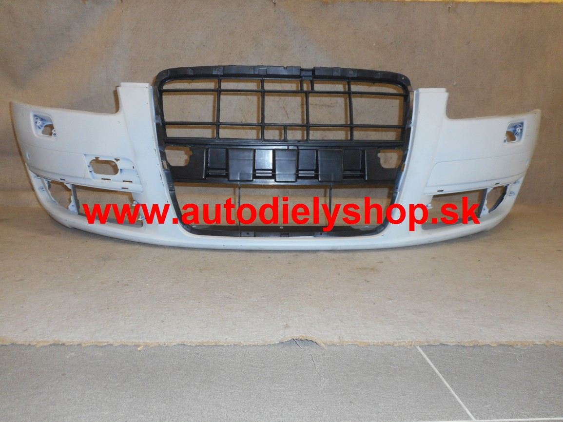 Audi A6 5/04- predný nárazník pre ostrekovač a parkomat