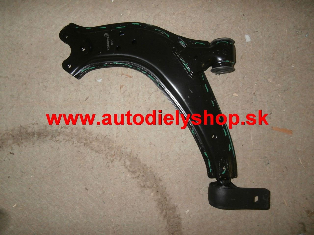 Peugeot Partner 96-99 spodné rameno ľavé / bez čapu /