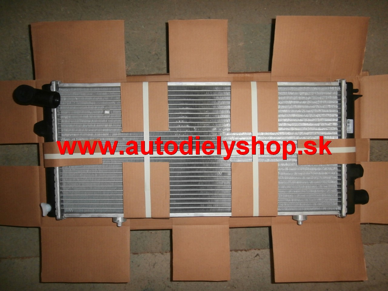 Peugeot 205 83-98 chladič vody 1,6-1,8D