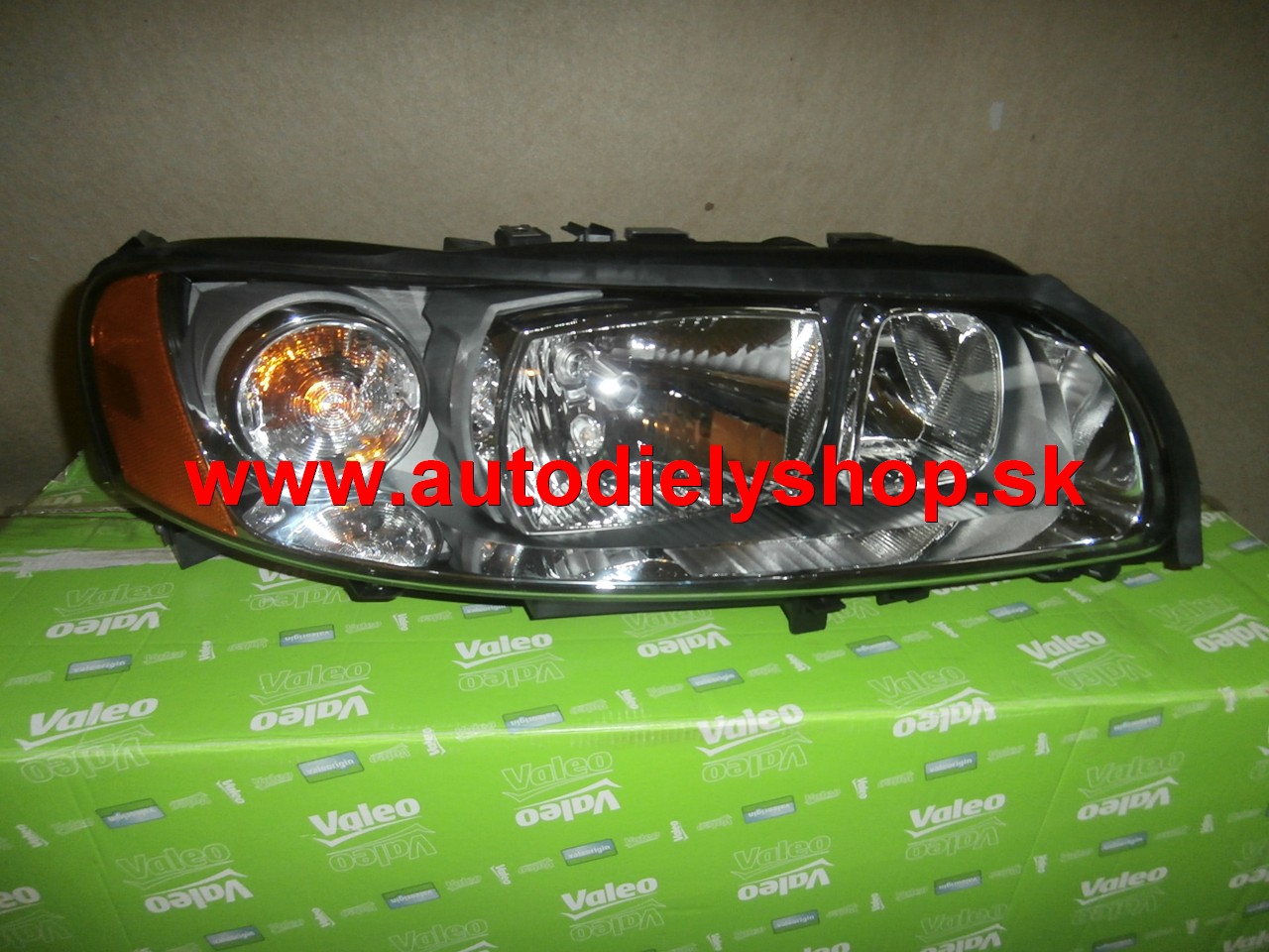 Volvo V70 4/04-7/07 Predné svetlo pravé ORIGINAL