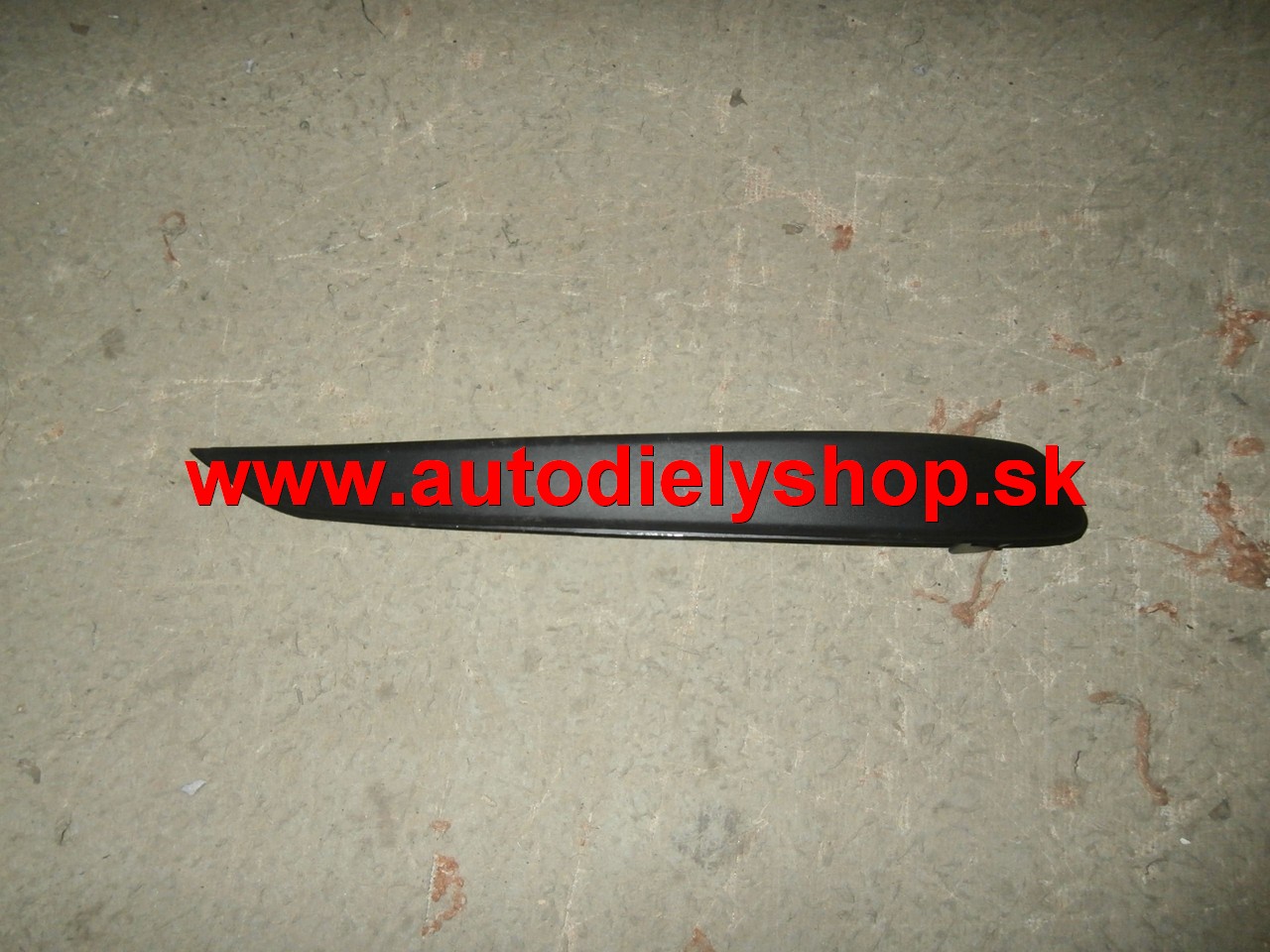 Opel ASTRA H 03/04-2007 lišta predného nárazníka Lavá /čierna/