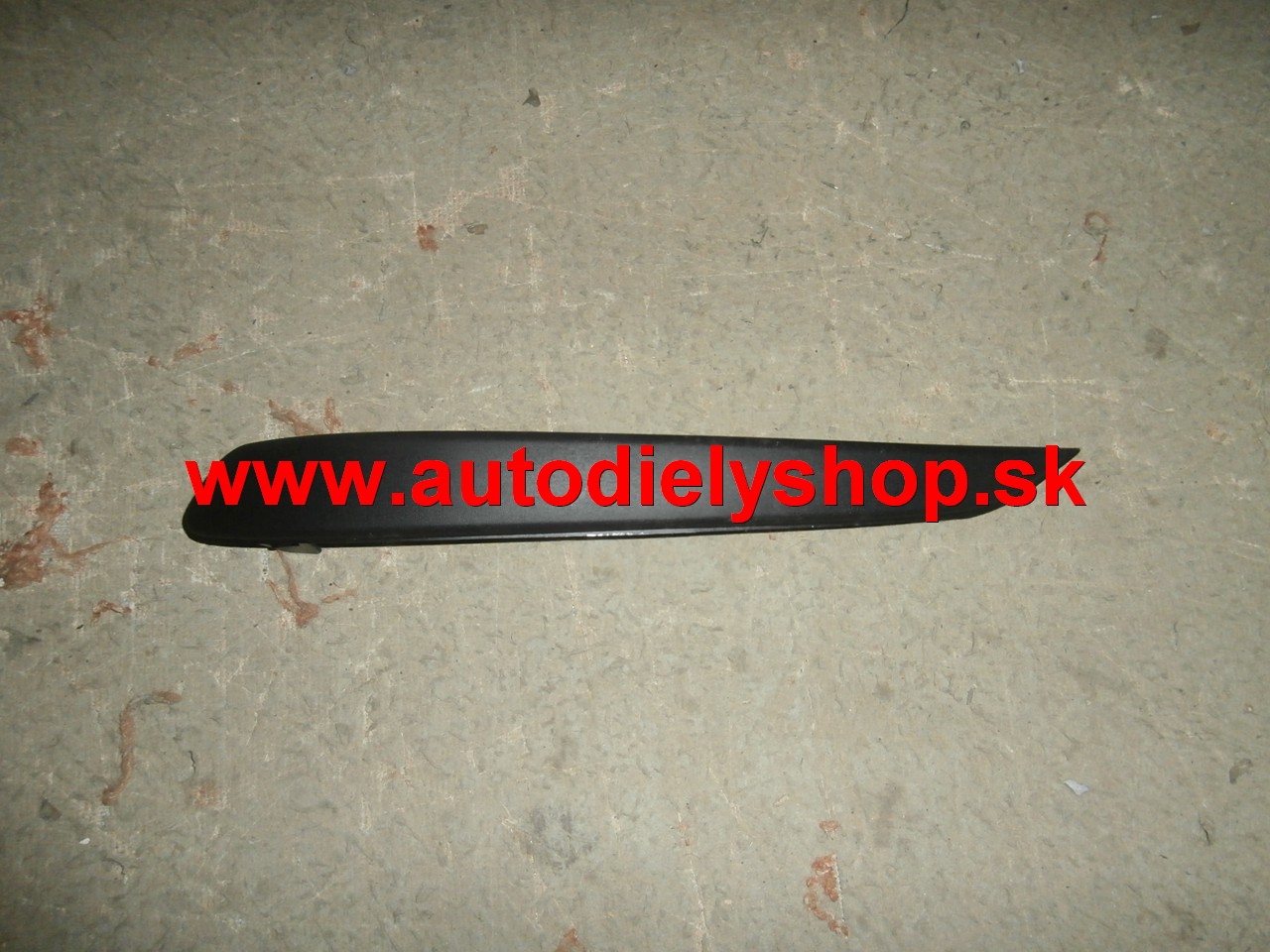 Opel ASTRA H 03/04-2007 lišta predného nárazníka pravá /čierna/
