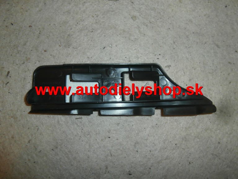 VW JETTA 8/2005-9/2010  držiak predného nárazníku pravý