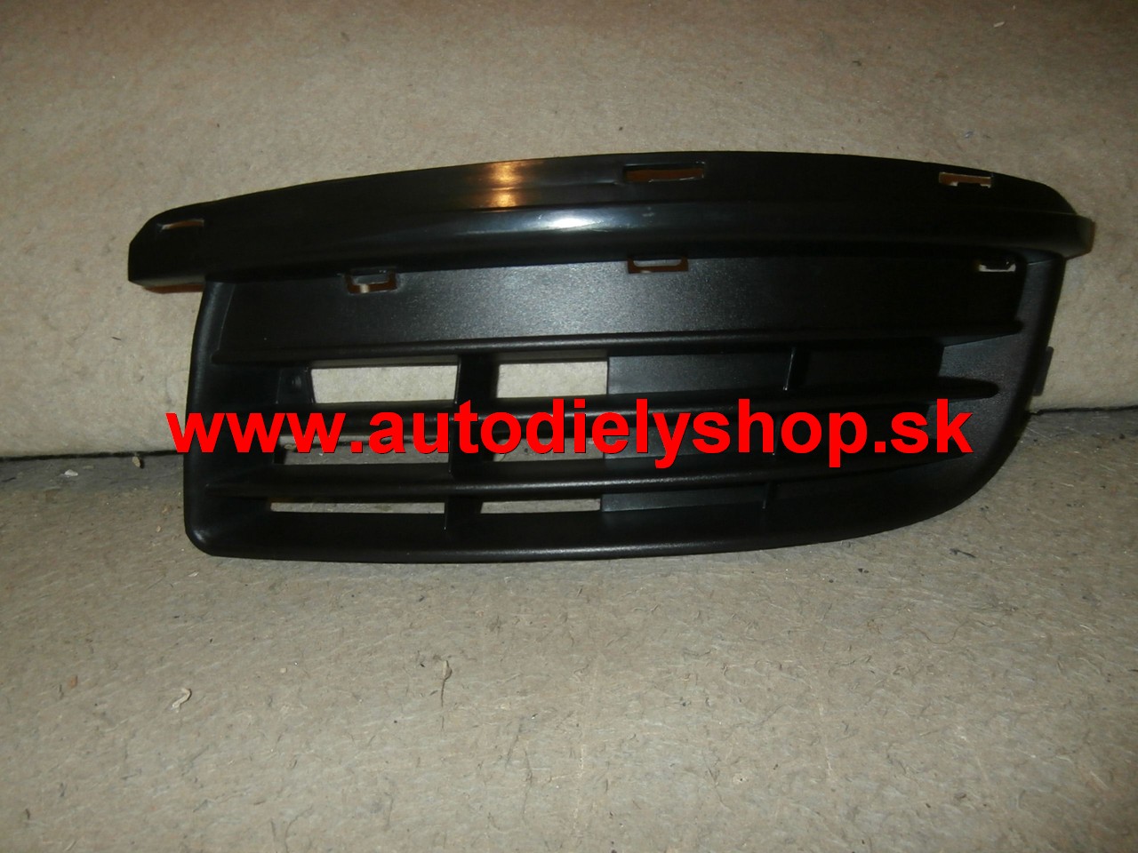 VW JETTA 8/2005-9/2010 kryt v nárazníku Lavý