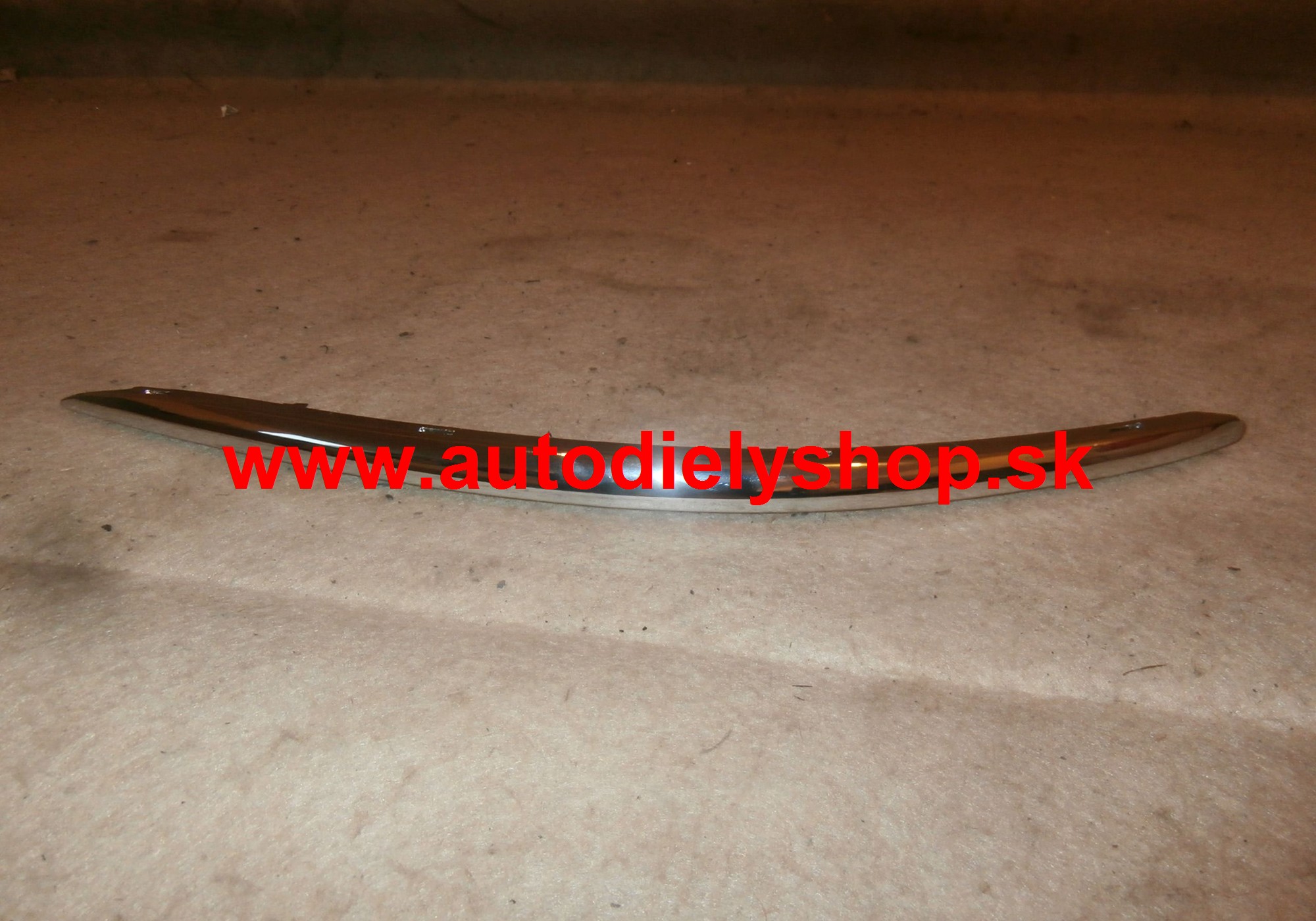 VW JETTA 8/2005-9/2010  predná lišta nárazníku Lavá,chromova