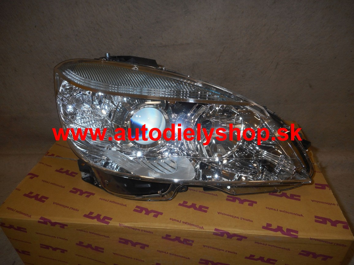 Mercedes W204 "C" 10/07- predné svetlo Pravé