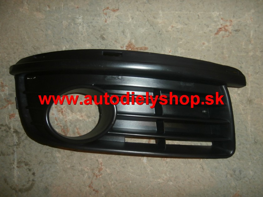 VW GOLF V KOMBI 09/05-09/10 kryt v nárazníku s otvorom,pravý  na Variant