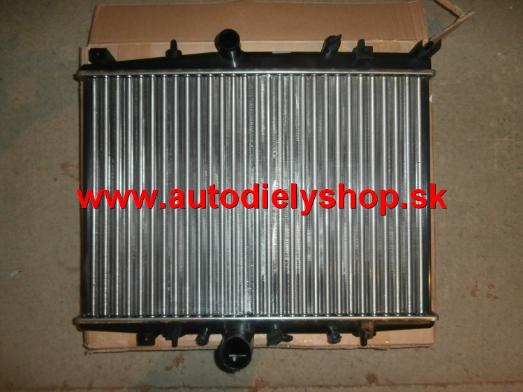  Peugeot 607 3/00- chladič vody 2,0i 16V/2,0HDi/2,0