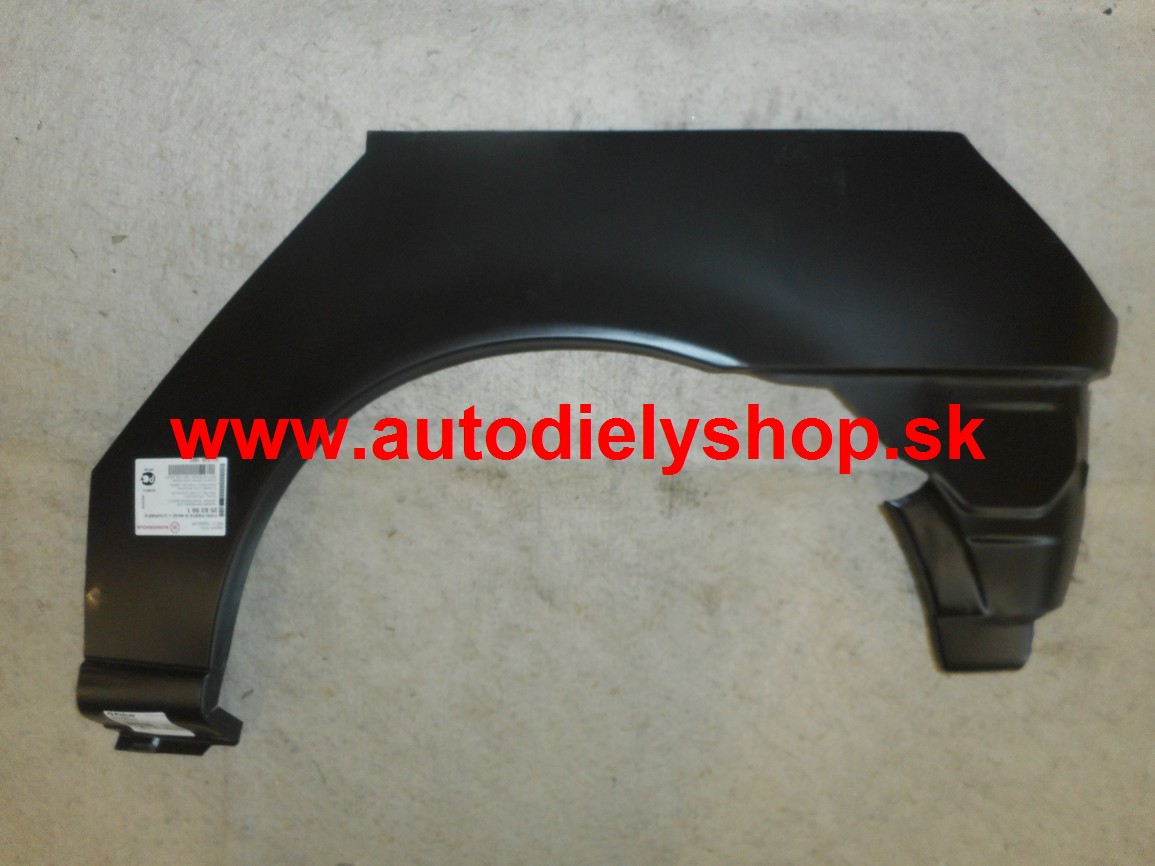 Mazda 121 1/96-2/00  lem zadného blatníku Lavý,3dv