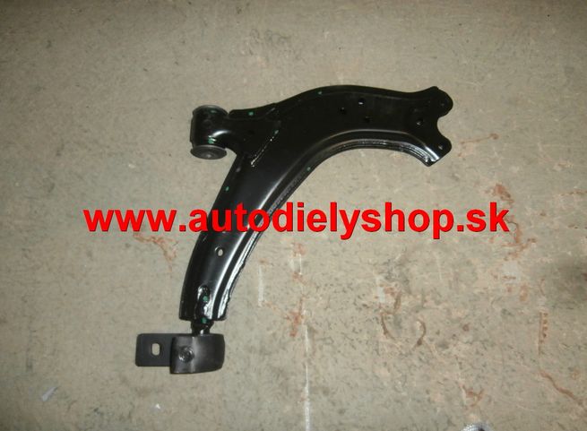 Citroen Xsara 00-05 spodné rameno Pravé,bez čapu