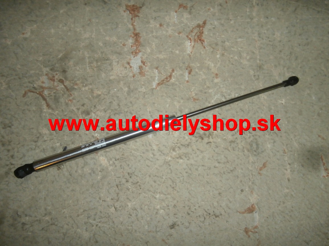 VW Golf IV  8/97-8/03  vzpera zadného kufra 1Ks CHRÓMOVÁ