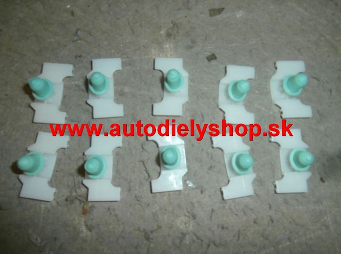 VW GOLF III 9/91-4/99 príchytky bočných líšt dverí 10 ks