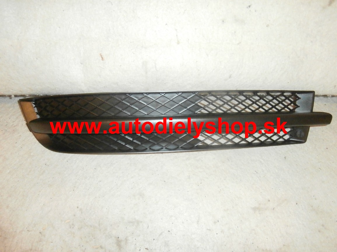 Seat ALHAMBRA 8/00- kryt v nárazníku Pravý, bez otvoru