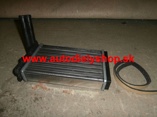 Audi A4 10/94-2/99 radiátor kúrenia /pre všetky typy/