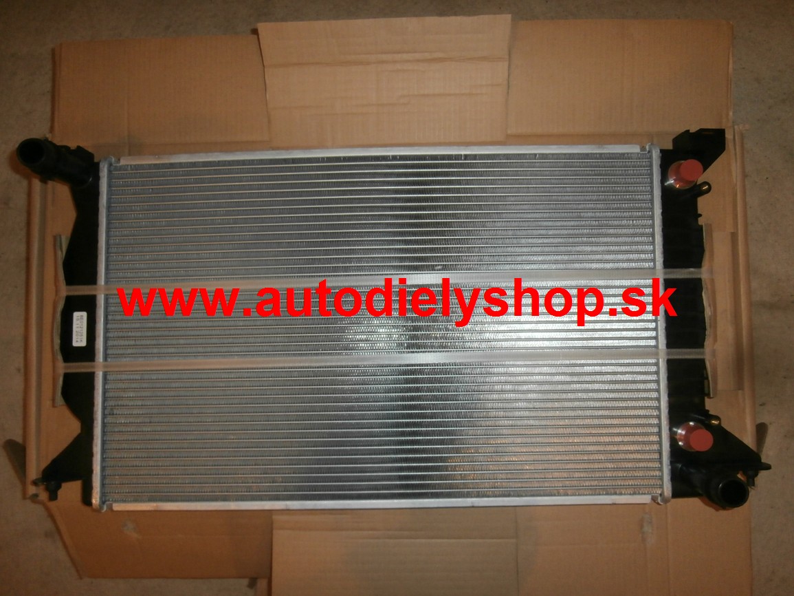 Audi A4 10/00-9/04 chladič vody 2,5TD AUTOMAT
