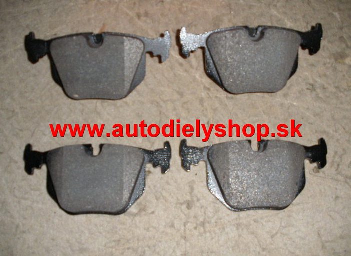 BMW X5 E53 1/00-12/03 zadné platničky Sada / Delphi /
