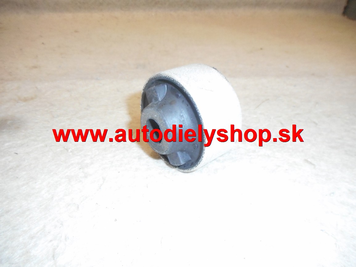 Peugeot 207 5/06- silenblok predného ramena zadný Pravý
