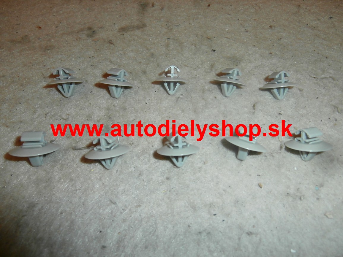 Renault Kangoo 4/03-08 príchytky bočných líšt dverí 10 ks