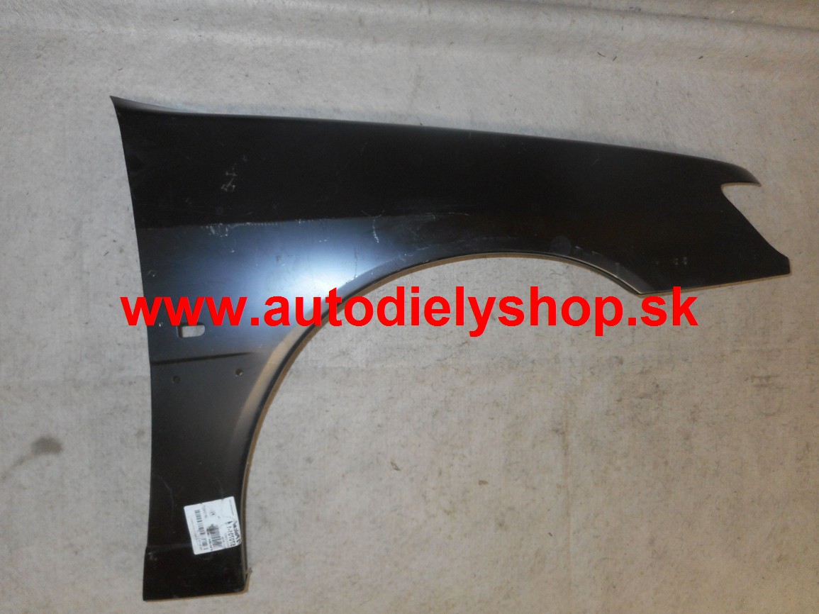 Peugeot 306 3/93-4/97 blatník Pravý / s otvorom /