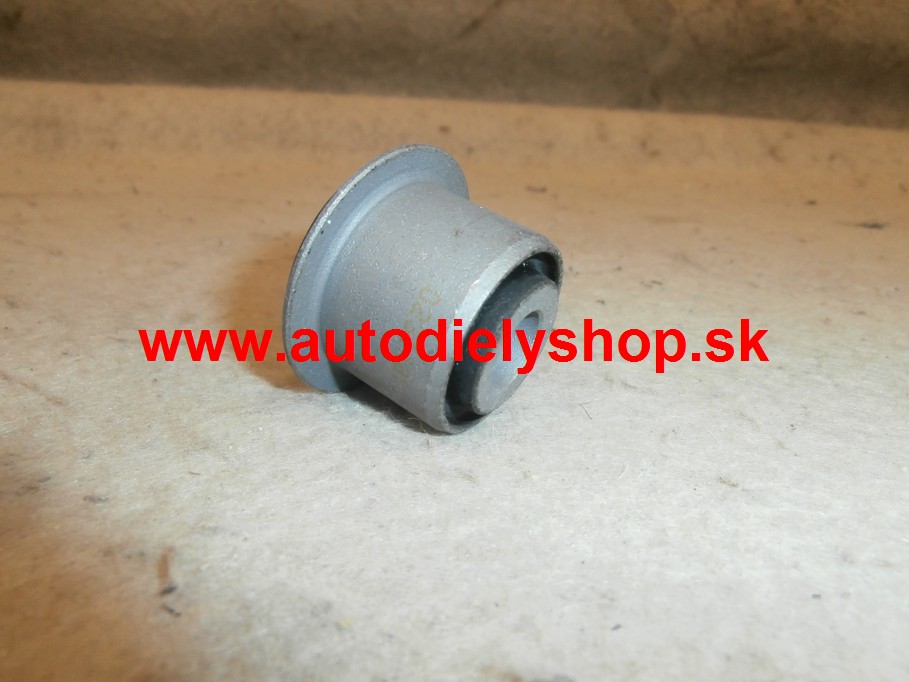 Peugeot 306 97-01 silenblok predného ramena Pravý