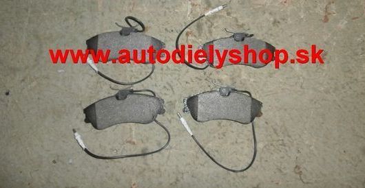 Peugeot 306 5/97-3/01 predné platničky Sada / SRL /typ LUCAS