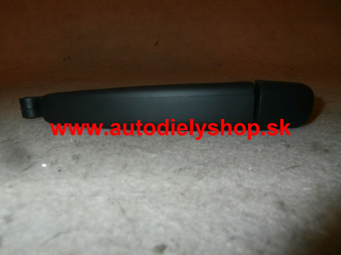 Peugeot 307 4/01-05 klučka ľavá zadná,čierna