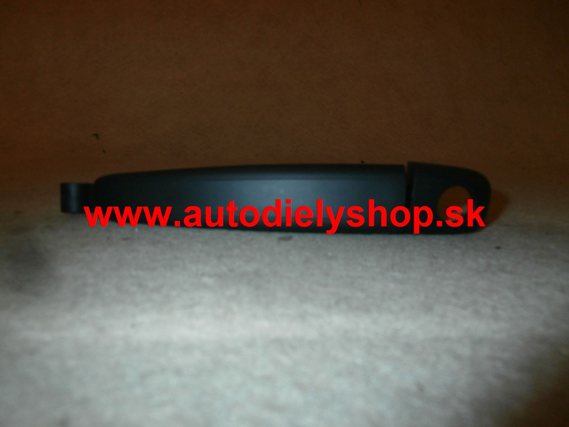 Peugeot 307 4/01-05 klučka ľavá predná,čierna