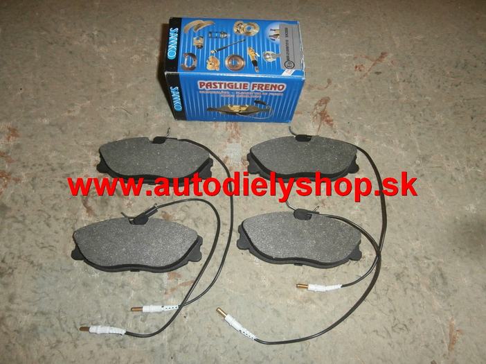 Peugeot 607 3/00- predné platničky Sada / SAMKO / 130mm