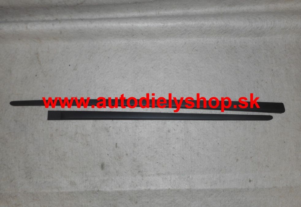 Fiat Punto 6/03-9/05 lišta dverí Sada Pravá strana 5dv