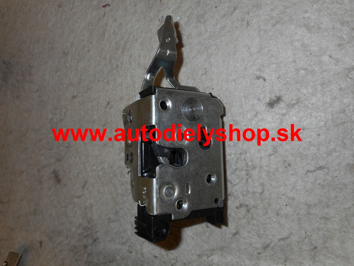 Peugeot BOXER 7/94-7/02 zámok predných dverí Pravý