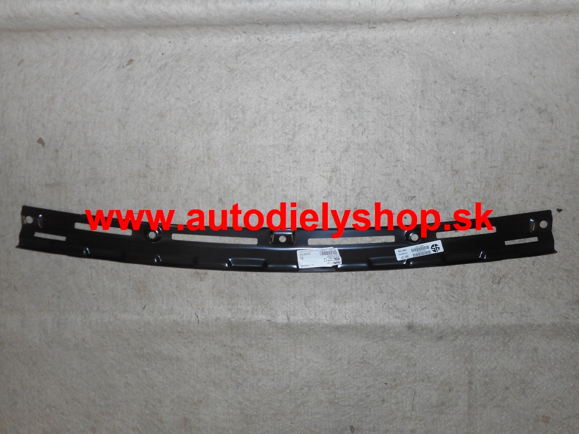 Hyundai TUCSON 04- výstuha predného nárazníku / horná /
