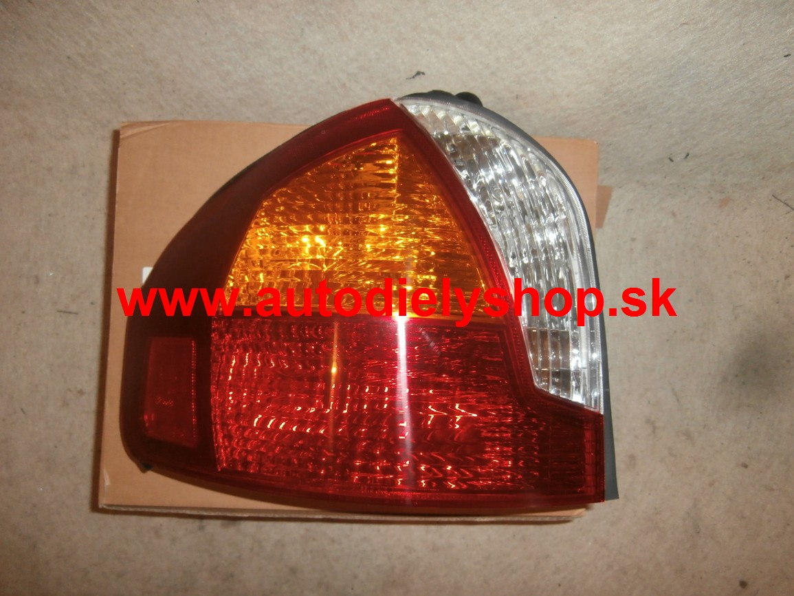  Hyundai SANTA FE 2/01-05 zadné svetlo Lavé