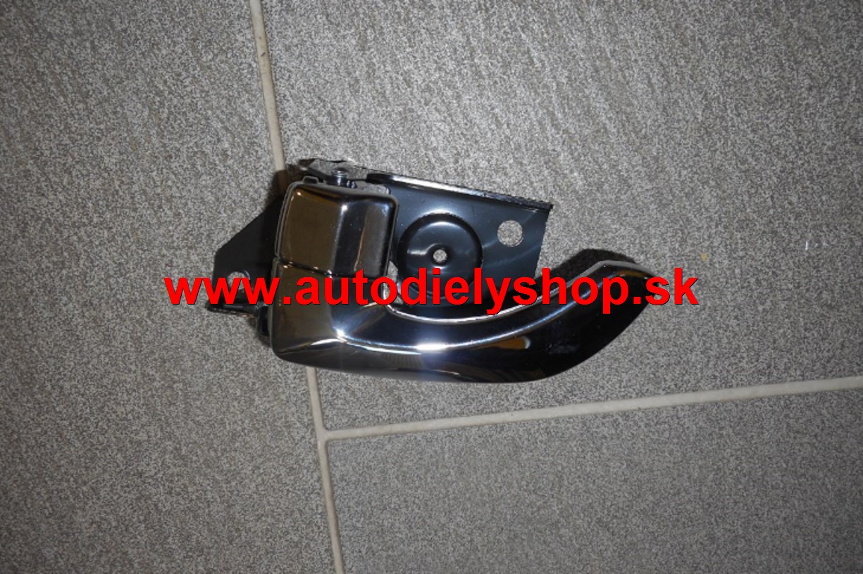 Hyundai SANTA FE 2/01-05 vnútorná klučka Pravá zadná,chromova