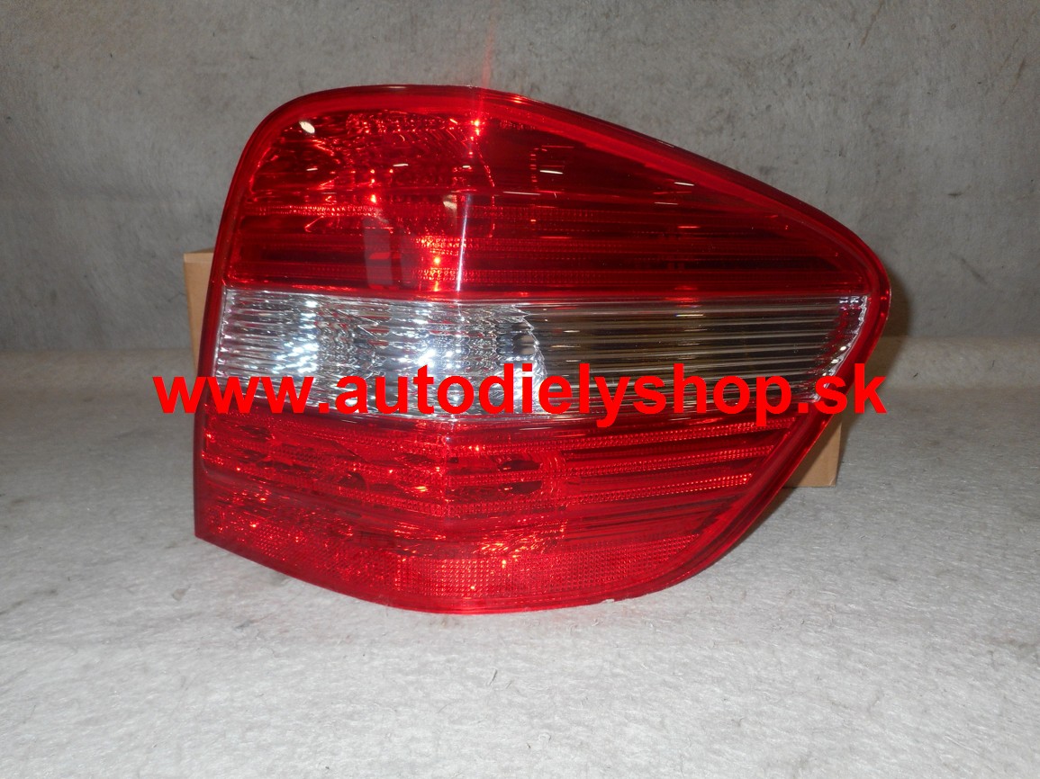 Mercedes M /W164/ 7/2005-6/08 zadné svetlo Pravé