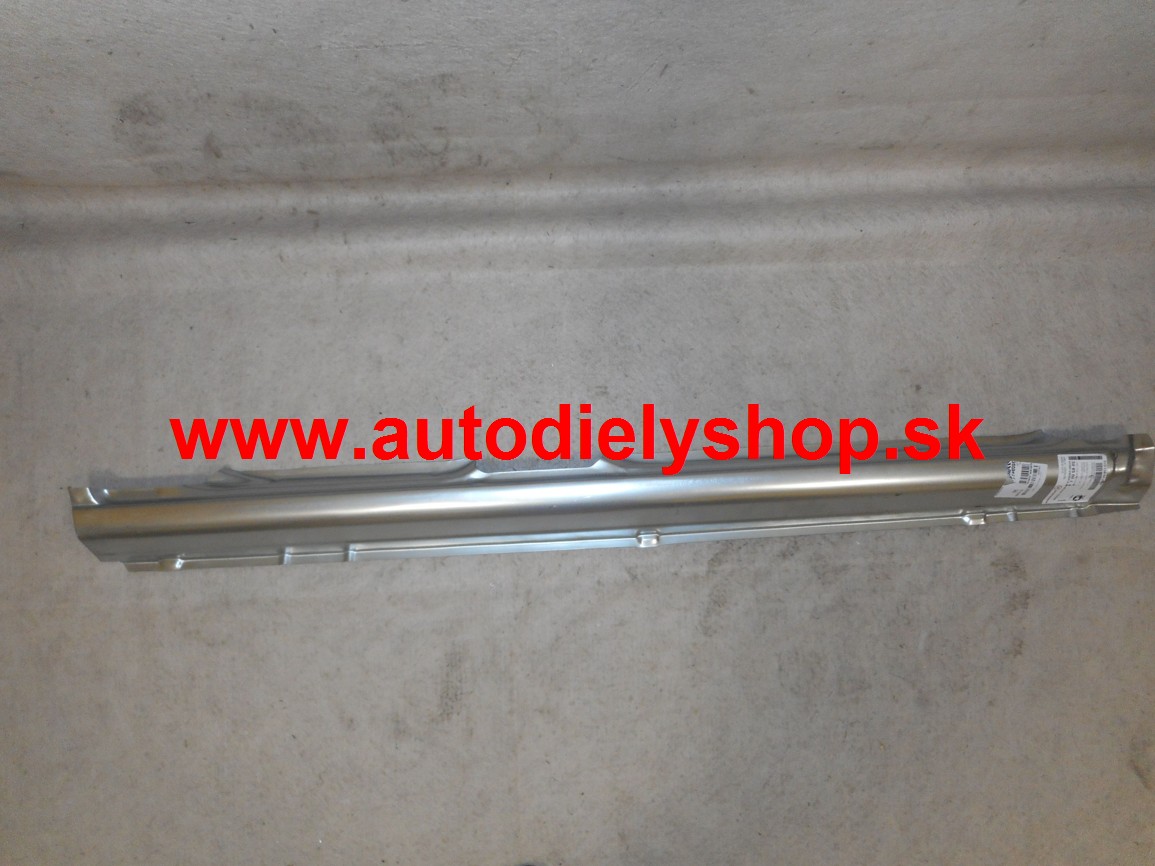 Mazda 121 1/96-2/00 prah 5dv Pravý