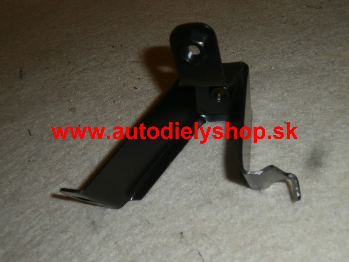 Opel Corsa B 93-00 držiak predného nárazníku Pravý