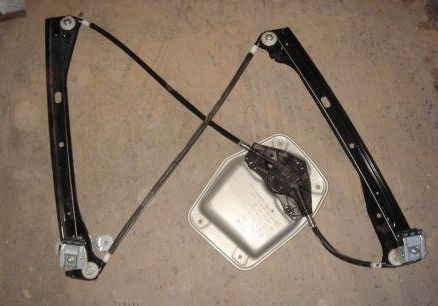 Nissan MICRA K12 2/03-05 el.mechanizmus,predné Pravé dvere s motorčekom
