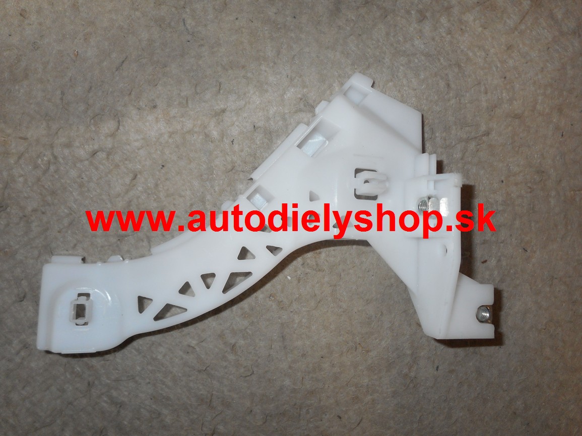 Mazda 3 10/03-6/09 držiak predného nárazníku Pravý,SDN