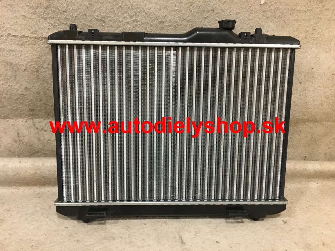 Suzuki SWIFT 05-9/2010 chladič vody 1,3-1,5-1,6
