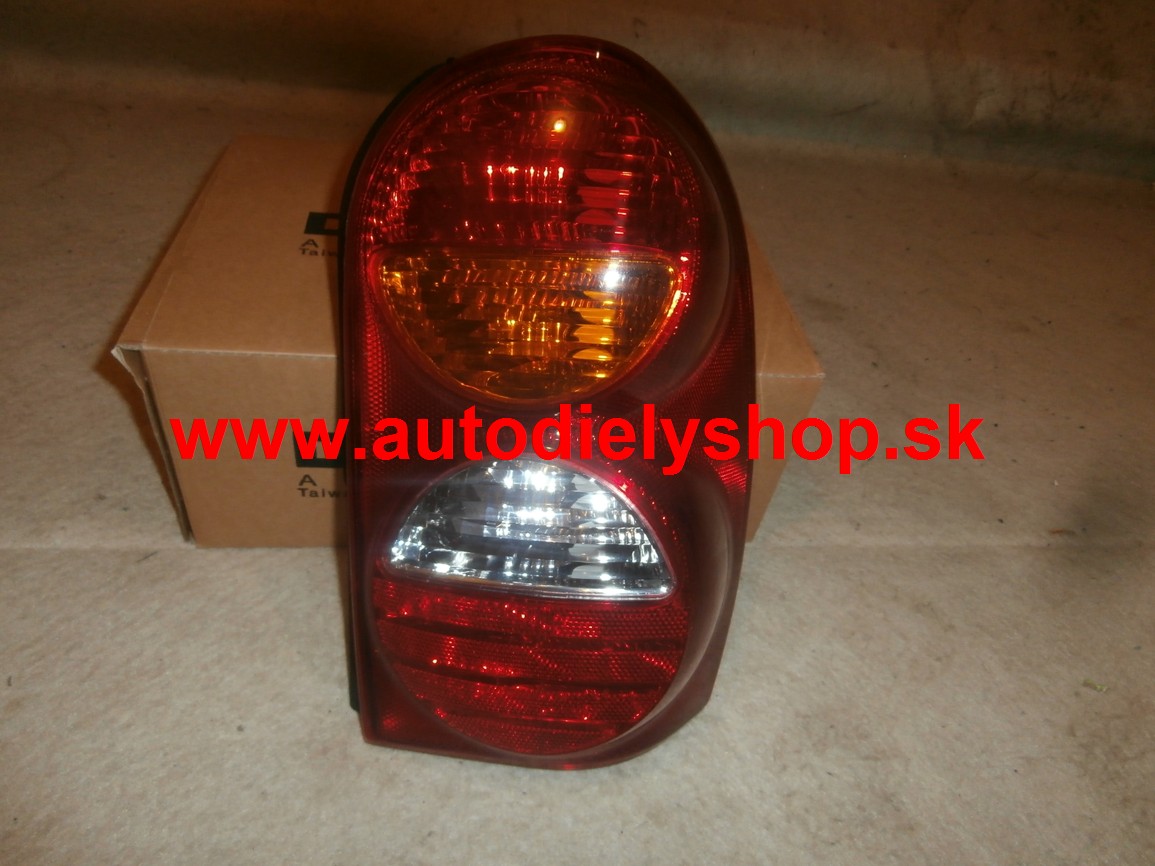 Jeep Liberty 01-04 zadné svetlo Pravé / TYC /