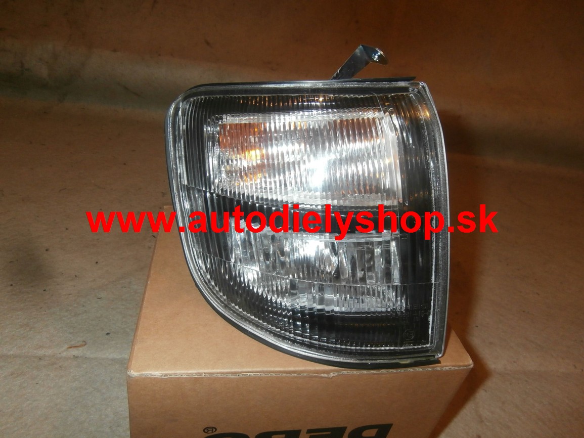 Mitsubishi PAJERO 9/97-4/00 predná smerovka Pravá