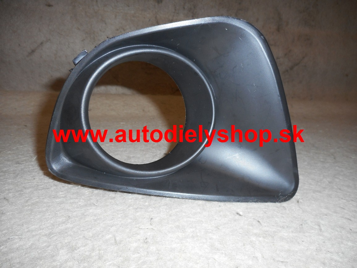 Mazda 2 10/2007- krytka v nárazníku s otvorom Pravá