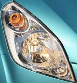 Suzuki SPLASH 4/2008-6/2012 svetlo Pravé H4