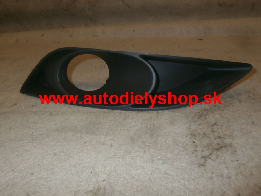 Toyota AURIS 10/2006-2010 mriežka nárazníku Lavá / s otvorom hmlovky