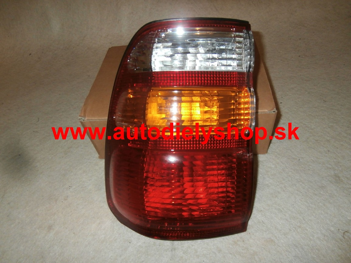 Toyota LANDCRUISER 100 98-11/07 zadné svetlo Ľavé / vonkajšie /