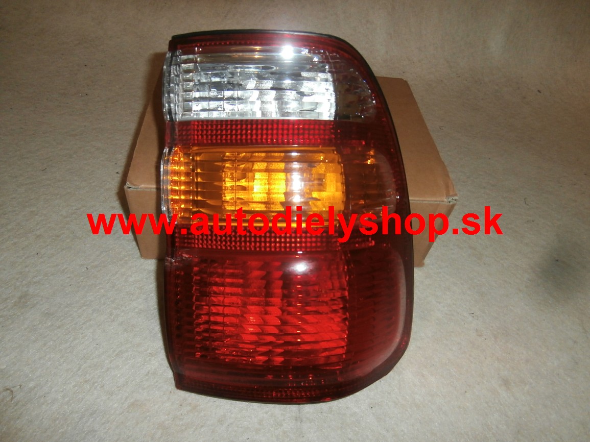 Toyota LANDCRUISER 100 98-11/07 zadné svetlo Pravé / vonkajšie /