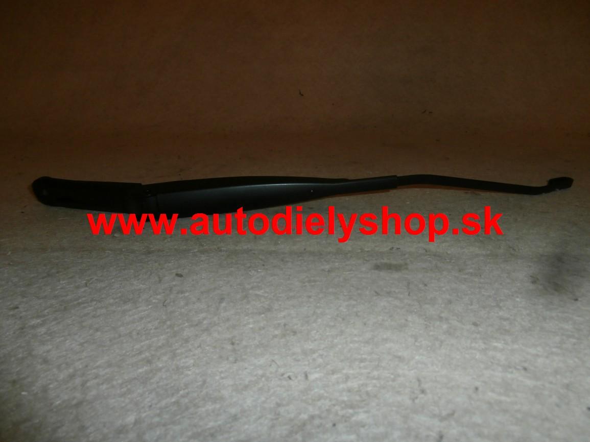  Fiat PUNTO 6/03- Predné ramienko stierača pravé 